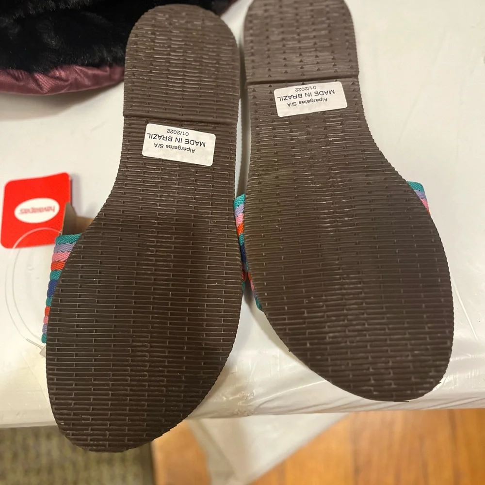 🆕 Women’s Havaiansa Colored Slides Size 39/40 .